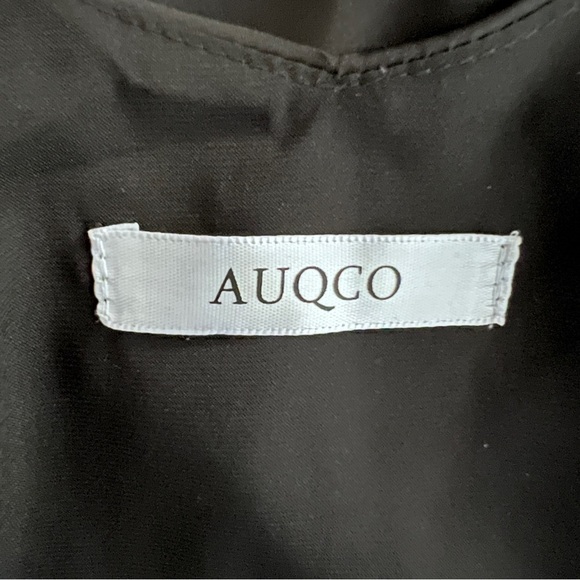 AUQCO Black Silky Camisole Size Large Like New. Fully Lined. - Picture 4 of 6